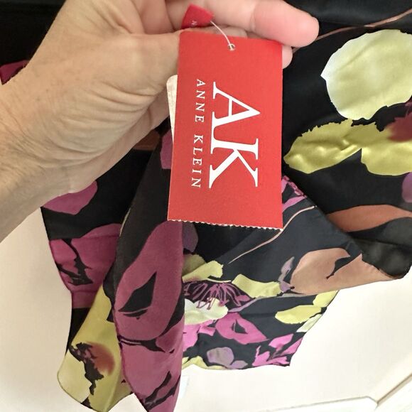 Anne Klein Silk Scarf Rectangle NWT Dark Floral Whimsy Goth Special Occasion - Picture 3 of 3